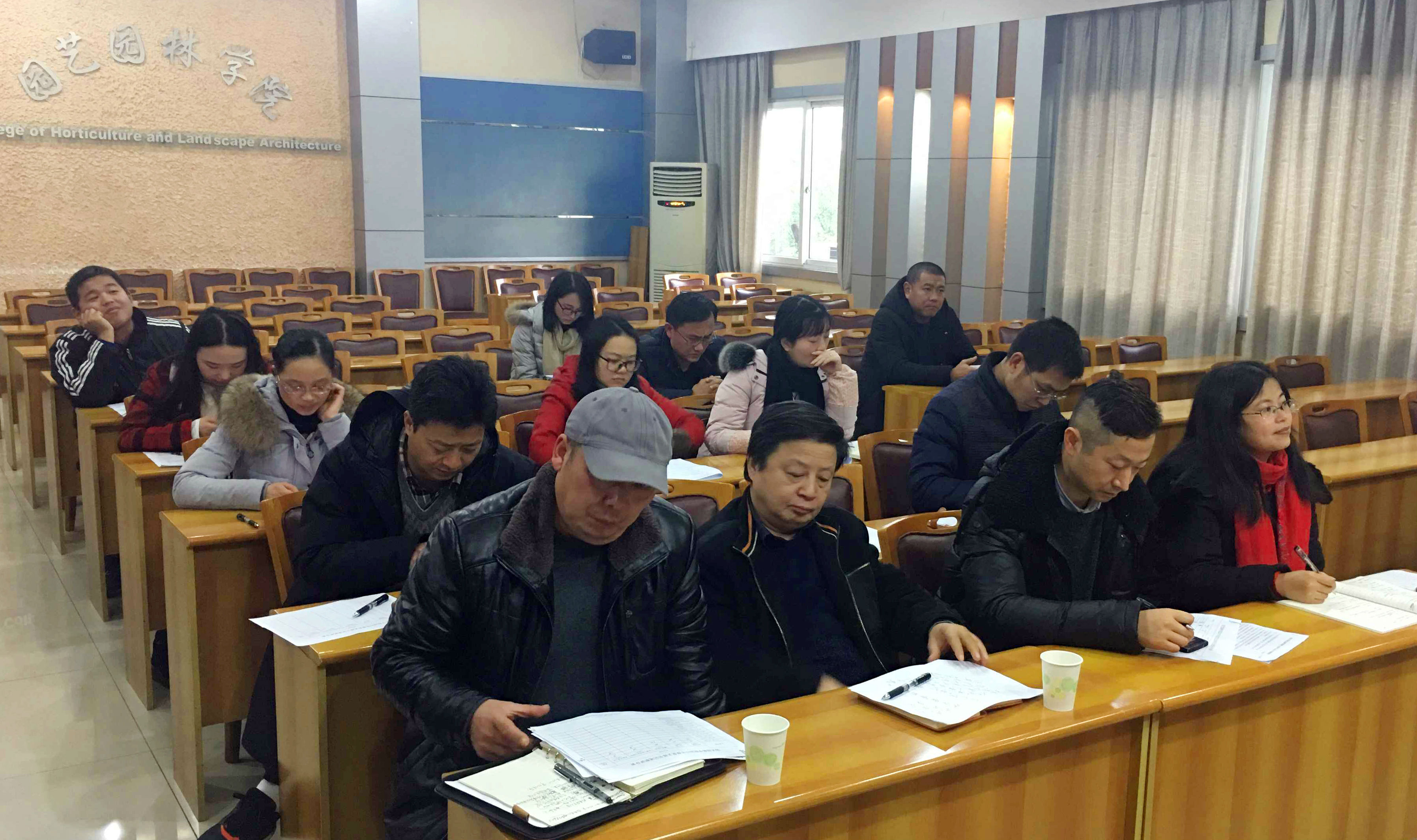 述职会全景.jpg