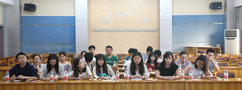 毕业生代表.jpg